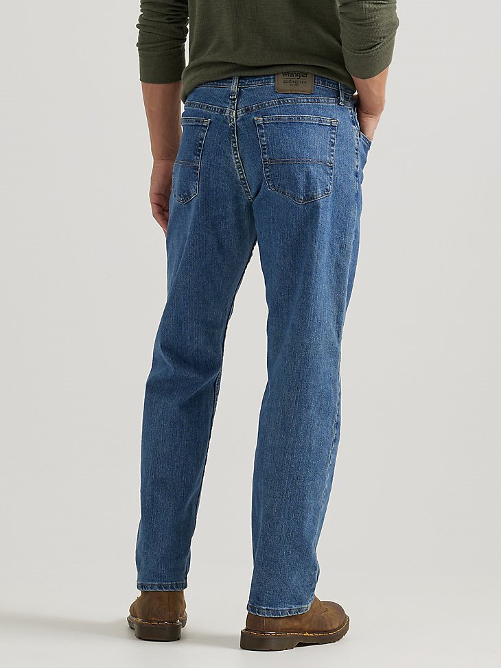 Wrangler Authentics Men's Relaxed Fit Comfort Flex Jean in Light Stonewash