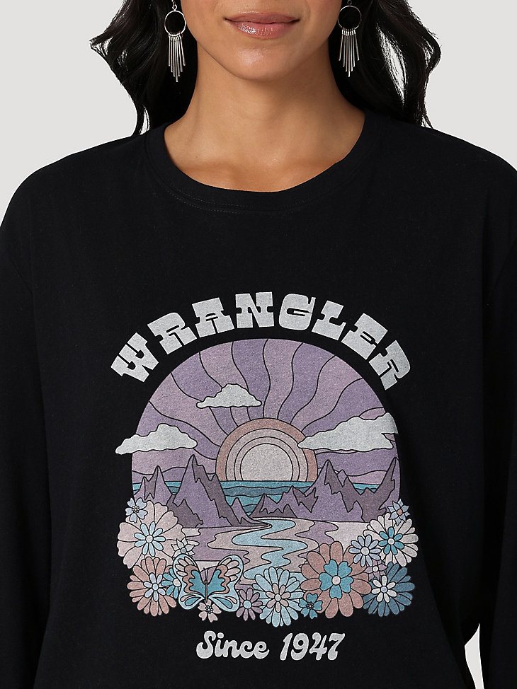 Women's Wrangler Wavy Sky Long Sleeve Boyfriend Tee in Jet Black
