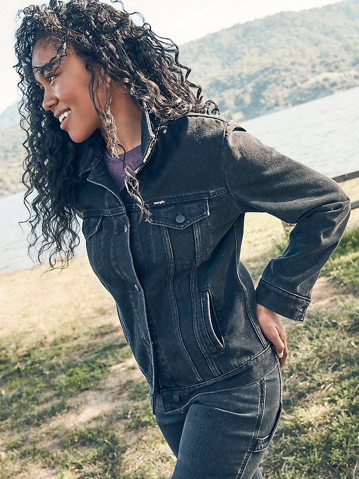 Women's Wrangler Memory Maker Jacket in Carbon