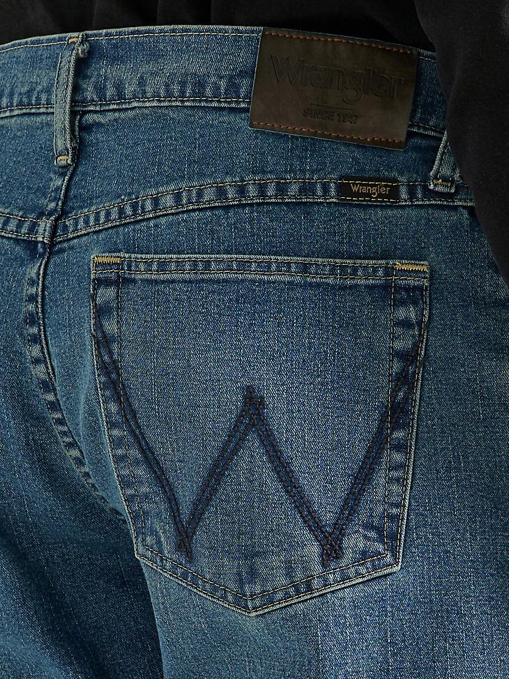 Men's Relaxed Bootcut Jean in Medium Wash