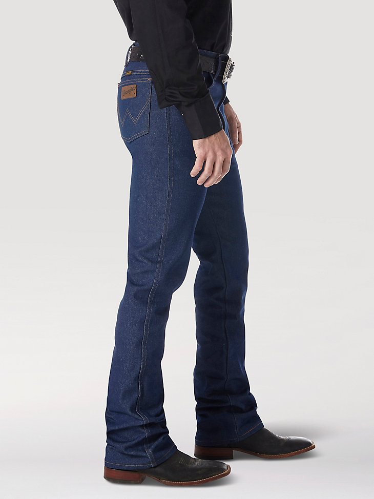 Wrangler Cowboy Cut Bootcut Jean Rigid - Slim Fit Jean in Navy