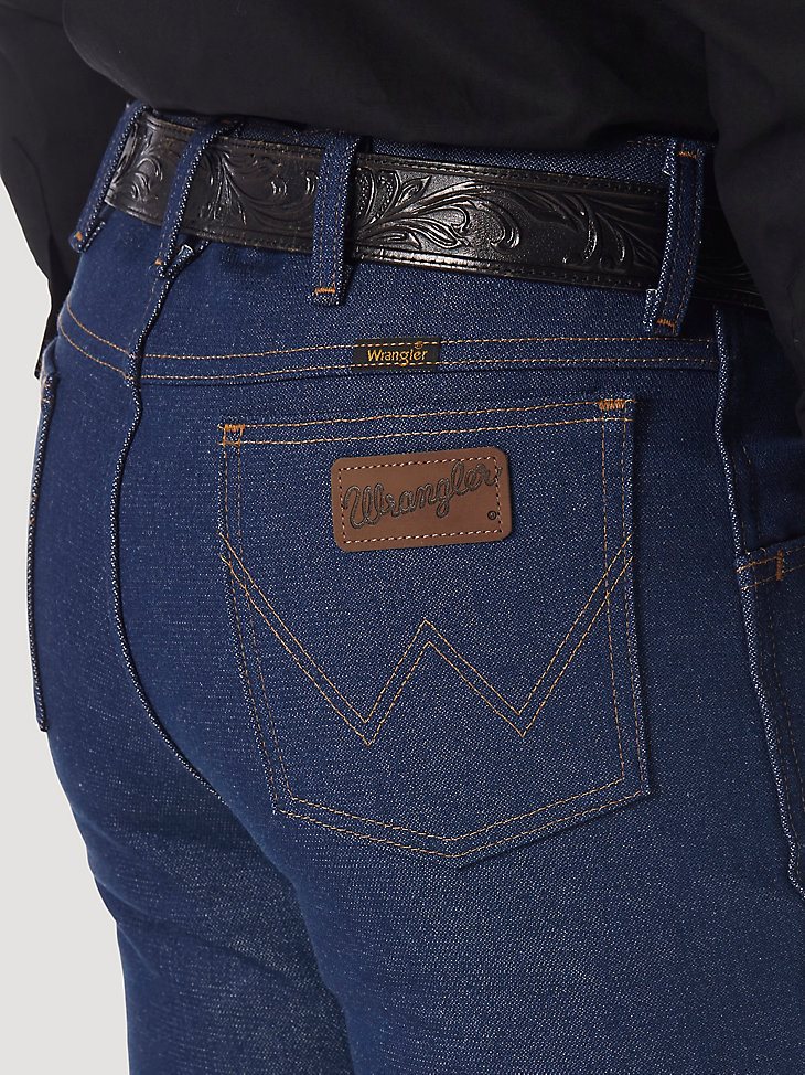Wrangler Cowboy Cut Bootcut Jean Rigid - Slim Fit Jean in Navy