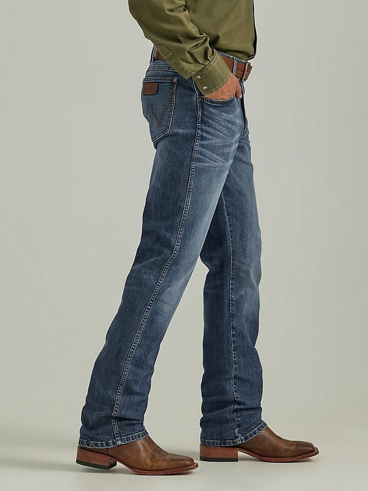 Men's Wrangler Retro Slim Fit Straight Leg Jean in Benette