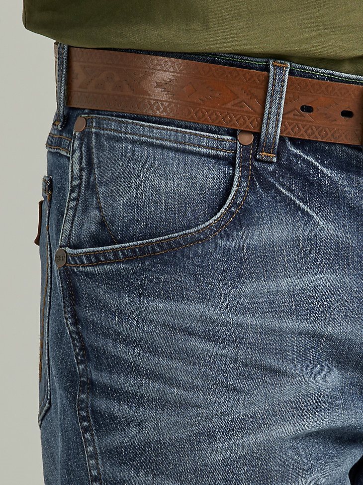 Men's Wrangler Retro Slim Fit Straight Leg Jean in Benette