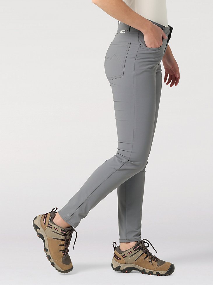 ATG By Wrangler Women's FWDS Skinny Pant in Quiet Shade
