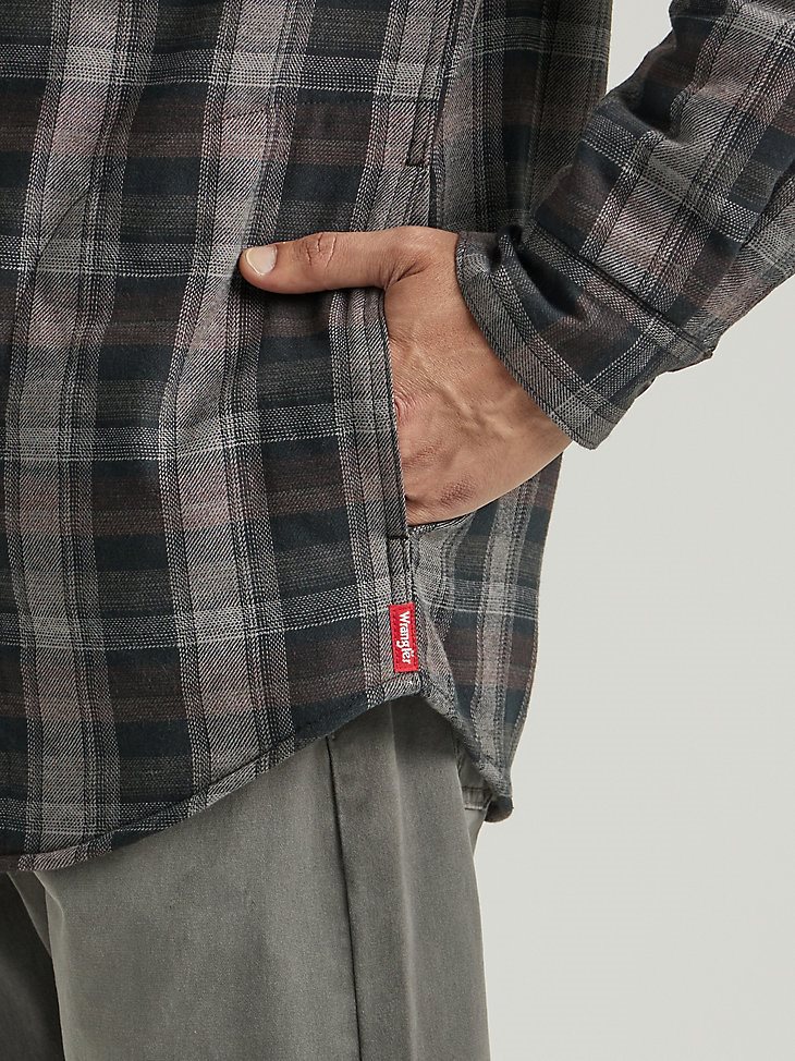 Men's Wrangler Heavyweight Plaid Sherpa Lined Shirt Jacket in Raven Grey