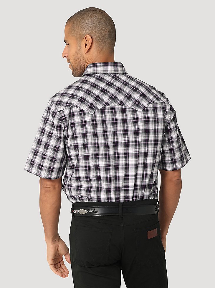 Men's Wrangler Retro Short Sleeve Western Snap with Sawtooth Flap Pocket Plaid Shirt in Black White