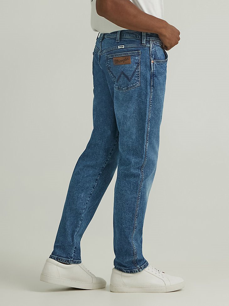 Men's Relaxed Taper Jean in Gitty Up Blue