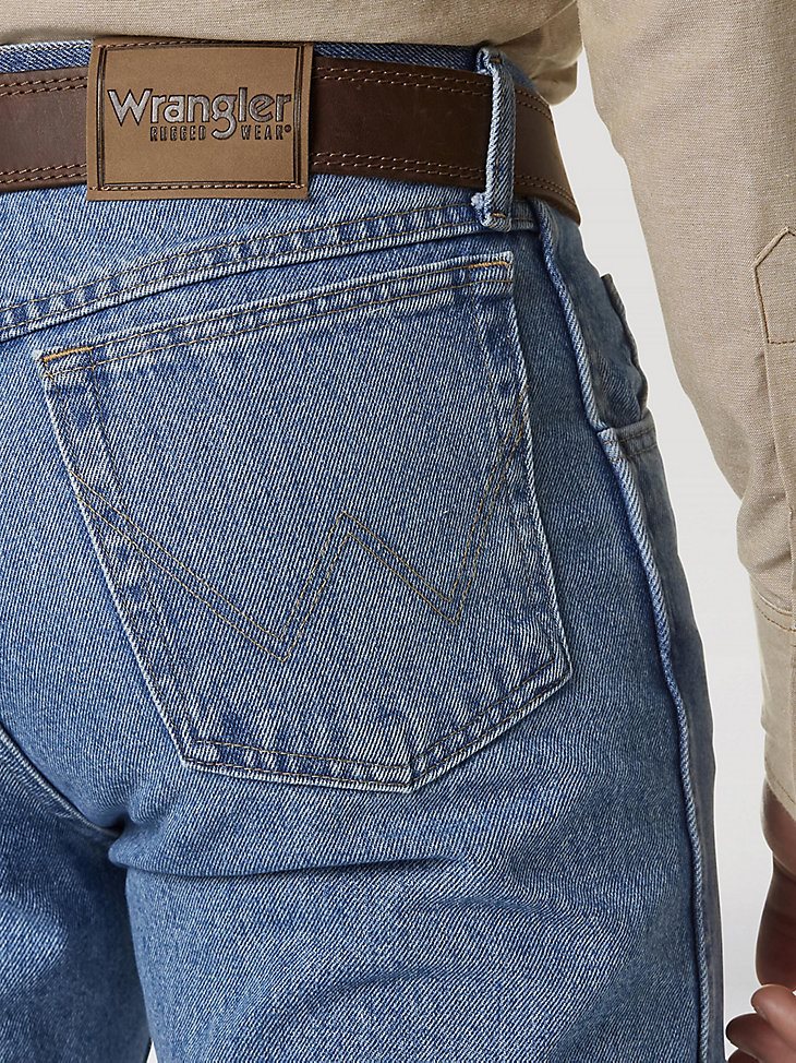 Wrangler Rugged Wear Classic Fit Jean in Rough Wash