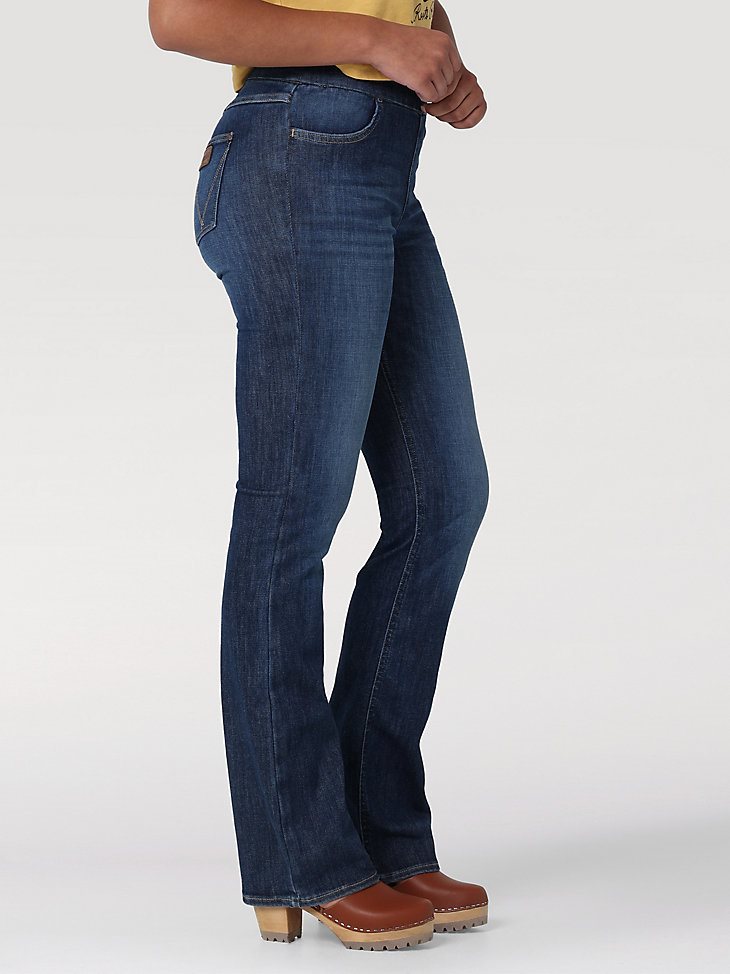 Women's Wrangler Retro Pull On High Rise Bootcut Jean in Norah