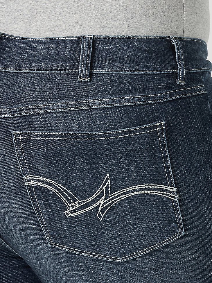 Women's Bootcut Jean (Plus) in DO Wash