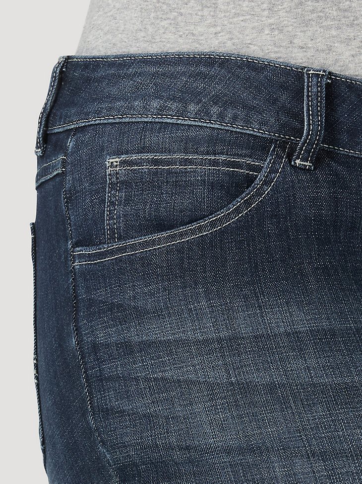 Women's Bootcut Jean (Plus) in DO Wash