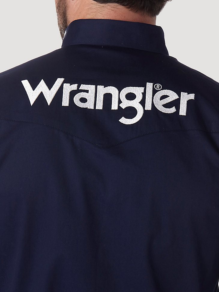 Men's Wrangler Logo Long Sleeve Button Down Solid Shirt in Navy