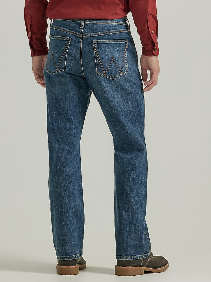 Men's Comfort That Won't Quit Bootcut Jean in Deep Denim