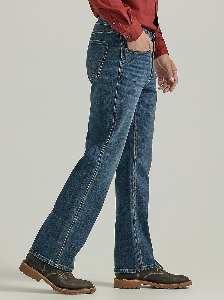 Men's Comfort That Won't Quit Bootcut Jean in Deep Denim