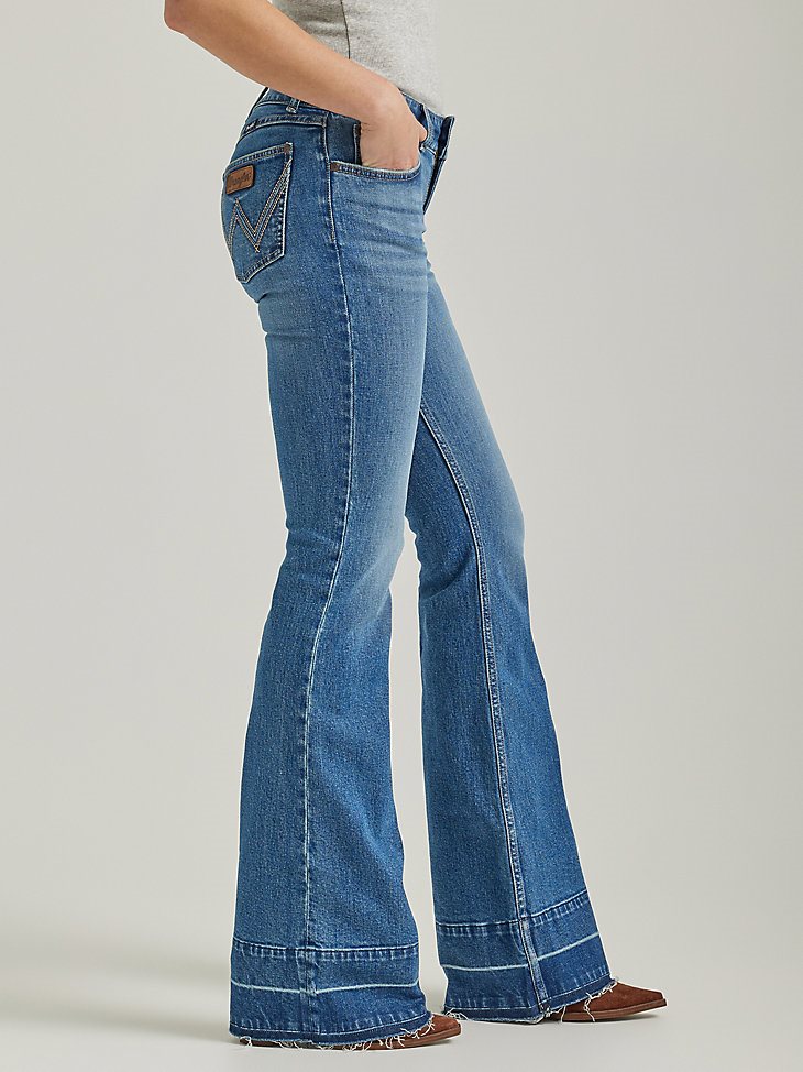 Women's Wrangler Retro Mae Released Hem Mid Rise Trouser Jean in Brianna