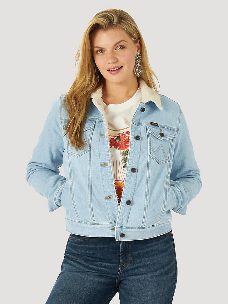 Women's Wrangler Retro Sherpa Lined Western Denim Jacket in Bleached Denim