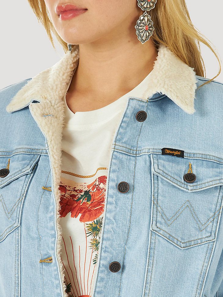 Women's Wrangler Retro Sherpa Lined Western Denim Jacket in Bleached Denim